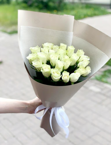 22 white Rose Hand Bouquet