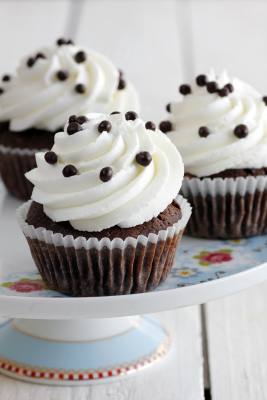 chocolate_and_cream_cupcakes