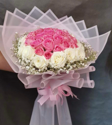 Online Pink & White Fresh Flowers Bouquet Gift Delivery in QATAR - FNP